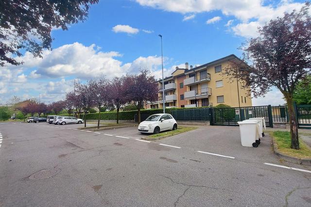 Posti auto in vendita