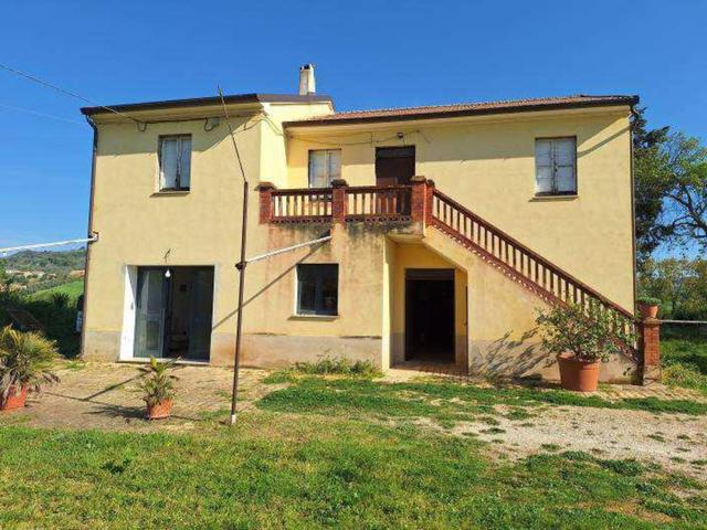 Rustici e casali in vendita