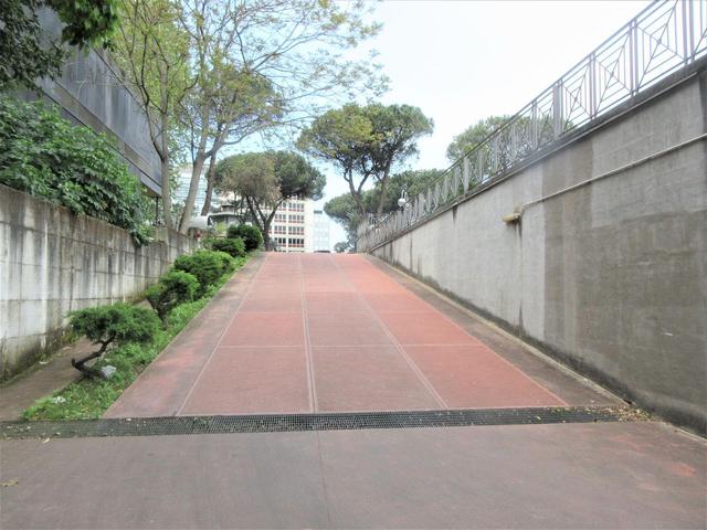 Garage in vendita