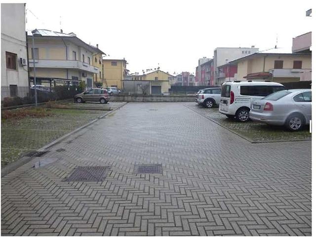 Posti auto in vendita