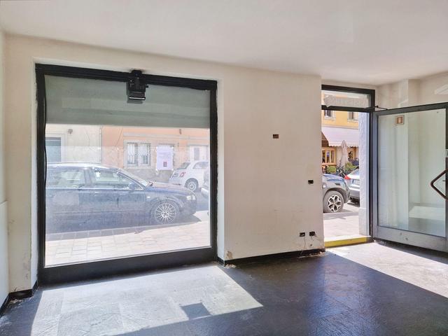 #20148 Negozio in centro storico con magazzino in vendita - foto 2