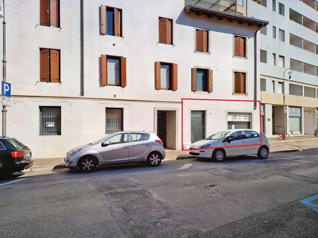 #20148 Negozio in centro storico con magazzino in vendita - foto 7