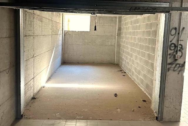 Garage in vendita