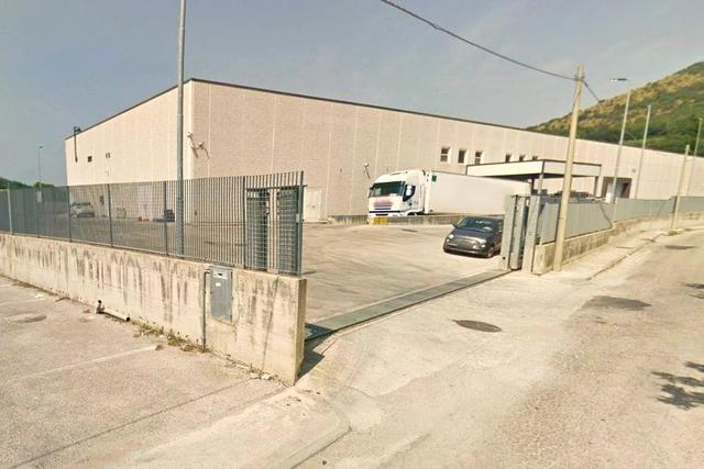 Complessi commerciali in vendita