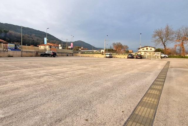 #2638554 Parco commerciale con parcheggio scoperto in vendita - foto 10