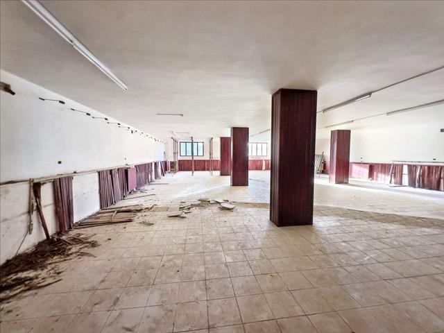 #2536936 Fabbricato commerciale su quattro livelli in vendita - foto 2