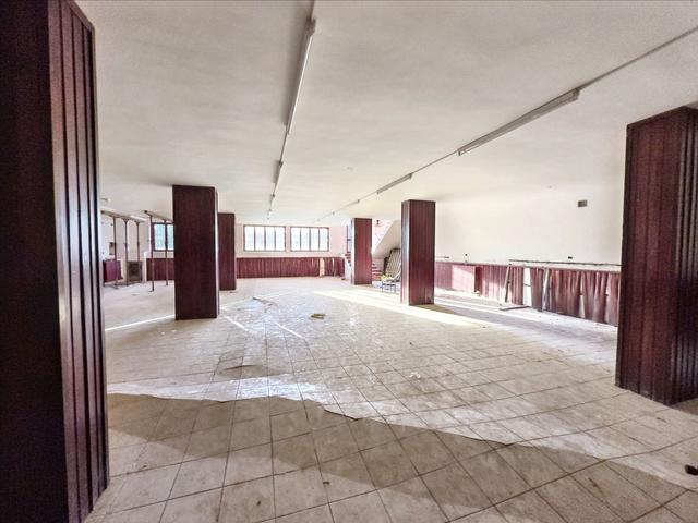 #2536936 Fabbricato commerciale su quattro livelli in vendita - foto 3