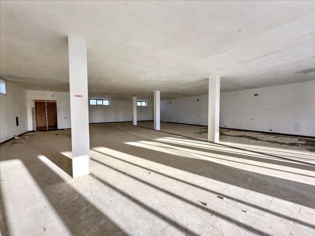 #2536936 Fabbricato commerciale su quattro livelli in vendita - foto 12