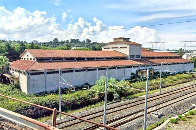 #2537366 Stabilimento con pertinenze da ristrutturare in vendita - foto 3