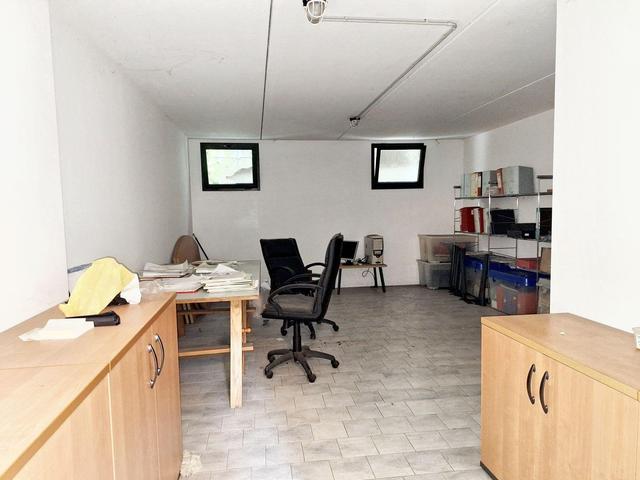 #23907 Ufficio al piano terra con cantina in complesso condominiale in vendita - foto 6