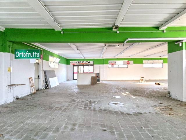 #2515037 Capannone commerciale con appezzamenti di terreno in vendita - foto 12