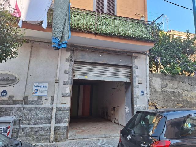 #24356 Negozio in zona residenziale in vendita - foto 1