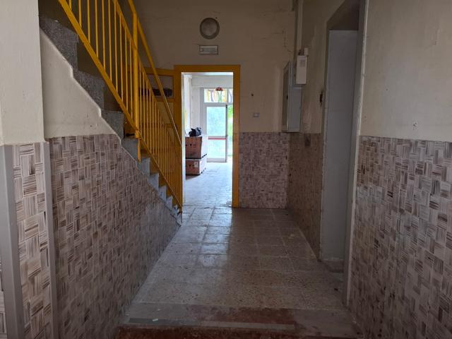 Scuole in vendita