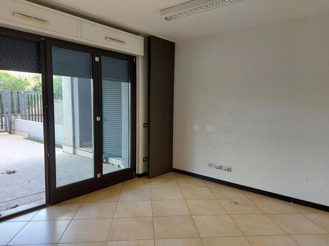 #24706 Ufficio in complesso residenziale con piscina sub 502 in vendita - foto 11