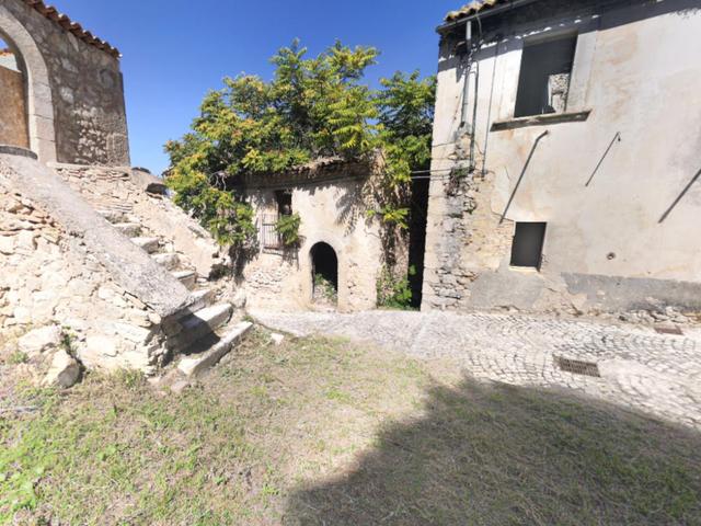 Pertinenze in vendita