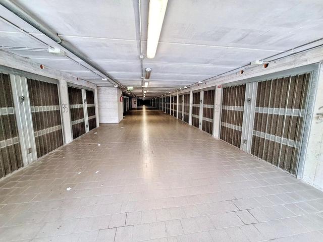 Garage in vendita