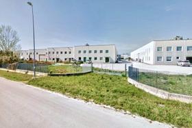Capannoni artigianali in vendita