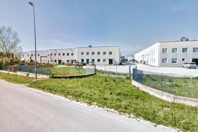 #25111 Opificio industriale-artigianale con pertinenze in vendita - foto 1