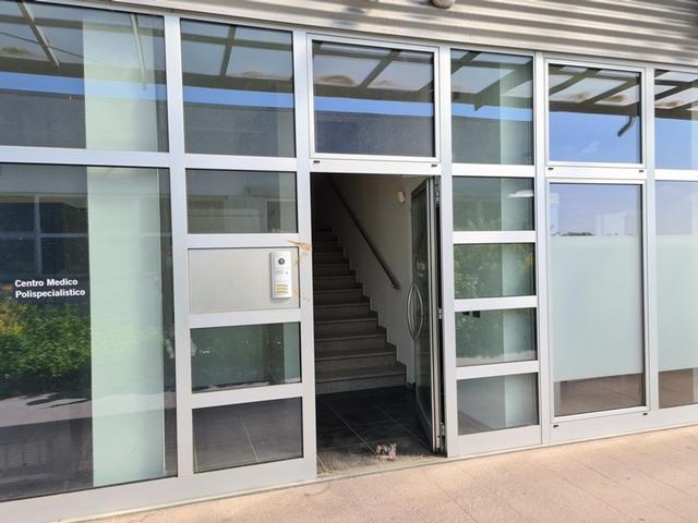 #13244 Due negozi ex centri medici in vendita - foto 25