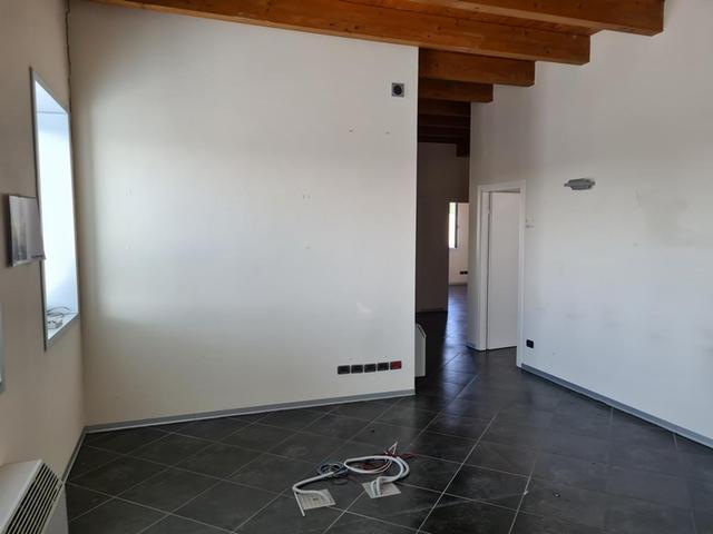 #13244 Due negozi ex centri medici in vendita - foto 31