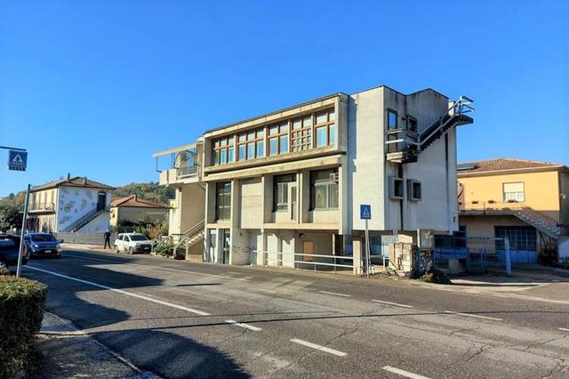 Grandi dimensioni in vendita