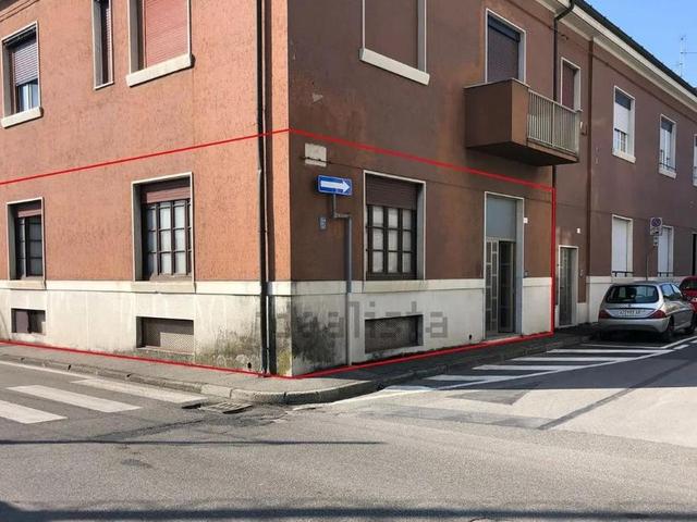 Negozi in vendita
