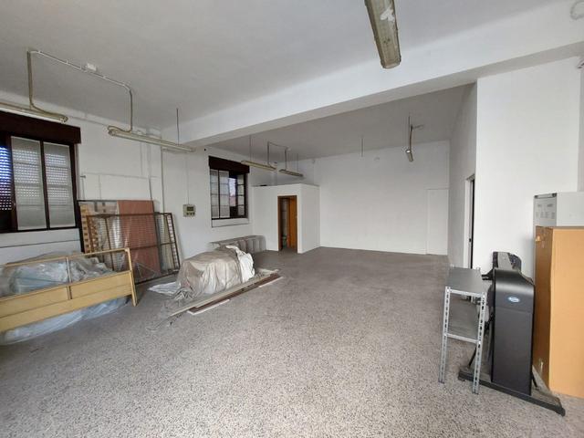 #25561 Luminoso negozio in angolo in vendita - foto 4