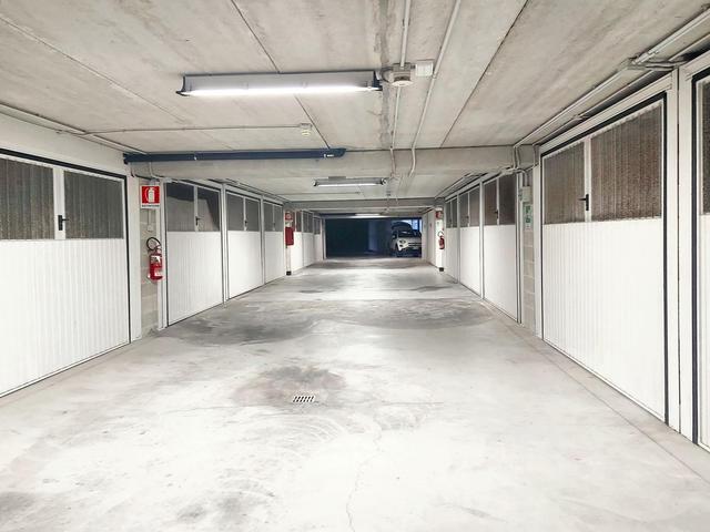 Garage in vendita