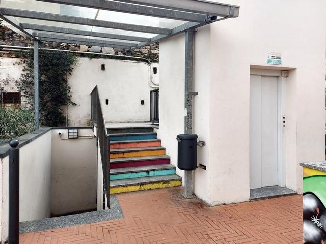 Garage in vendita