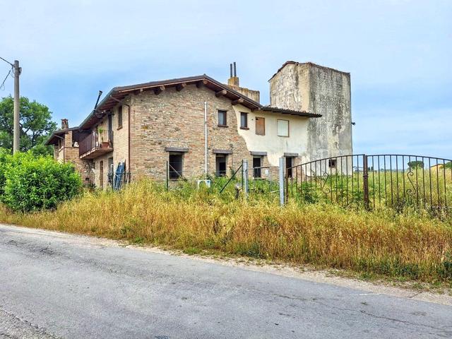 Rustici e casali in vendita