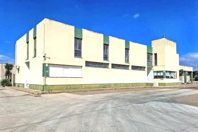 #2536059 Complesso artigianale con cortile e pertinenze in vendita - foto 1