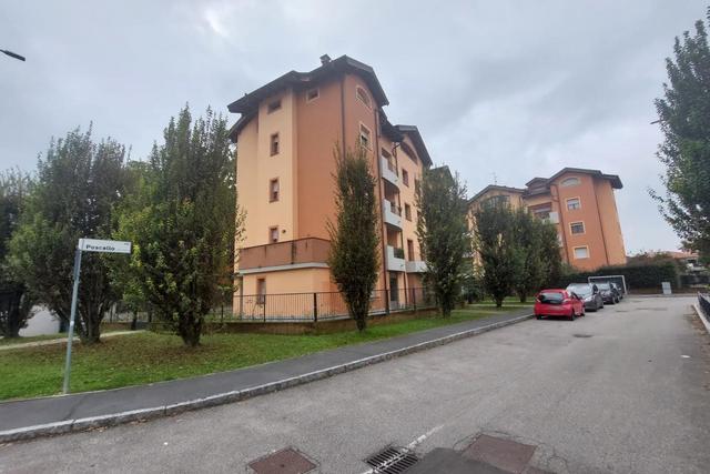 Negozi in vendita
