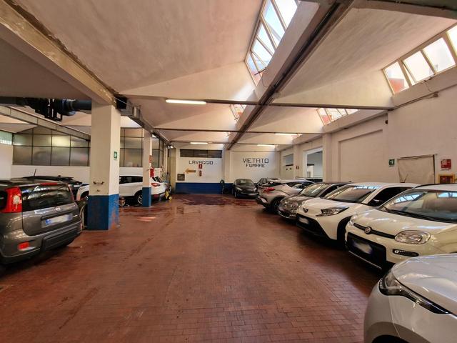 Garage in vendita