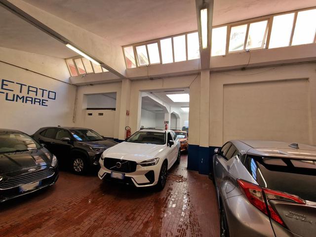 Garage in vendita
