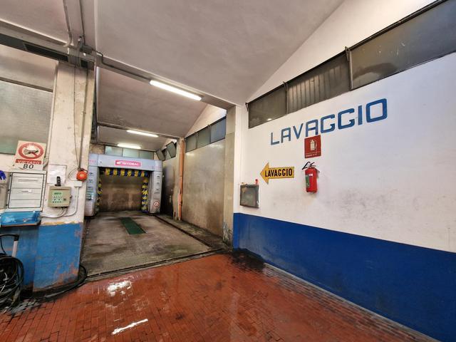 Garage in vendita