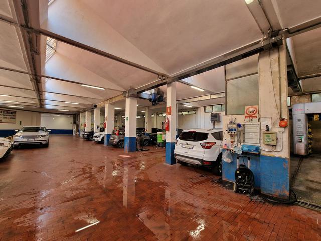 Garage in vendita