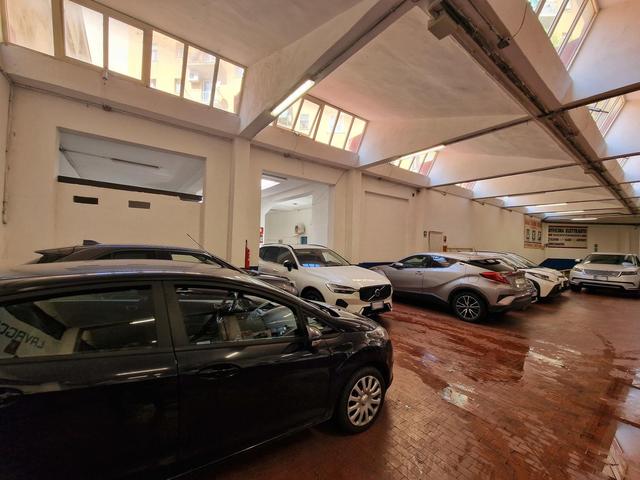 Garage in vendita