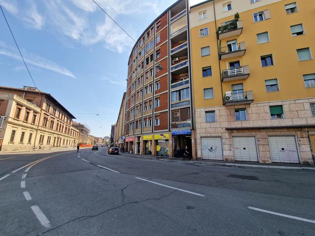 Garage in vendita