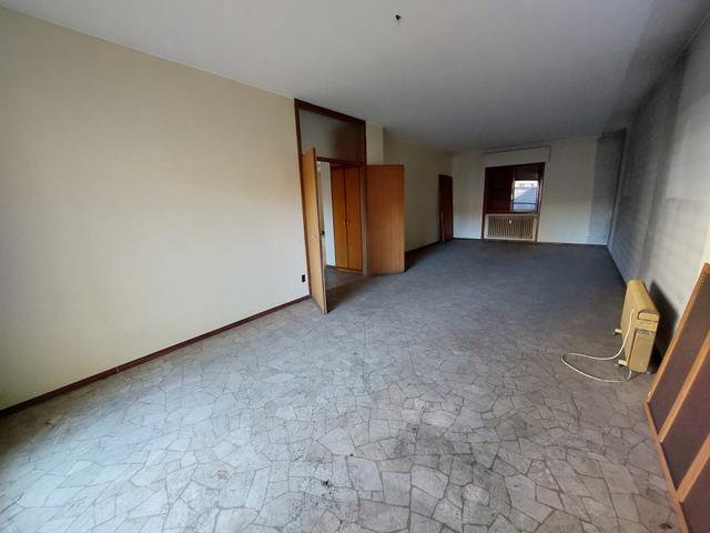 Grandi dimensioni in vendita