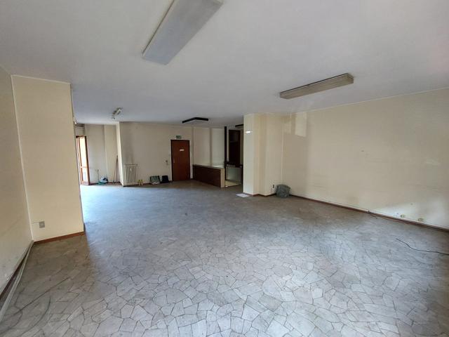 #2638538 immobile su due livelli con ufficio e negozio in vendita - foto 22