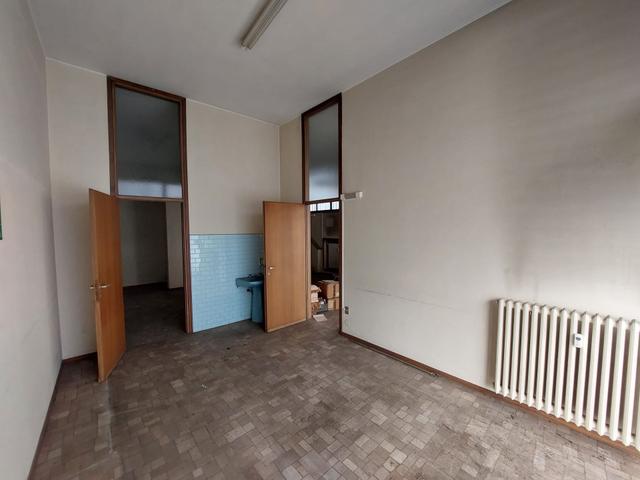 #2638538 immobile su due livelli con ufficio e negozio in vendita - foto 11