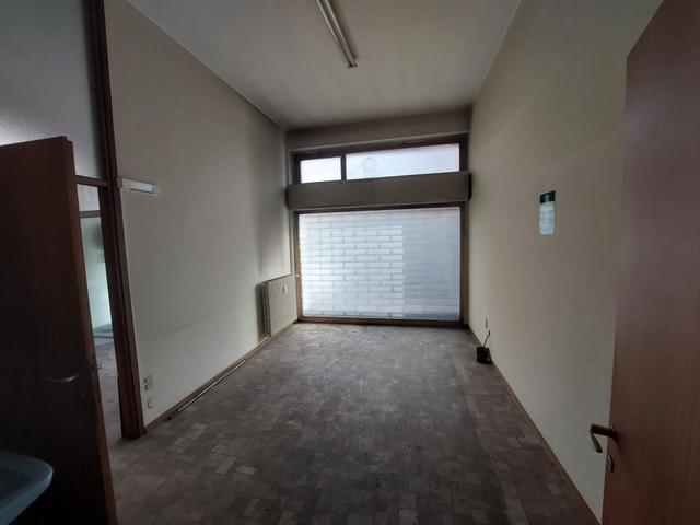 #2638538 immobile su due livelli con ufficio e negozio in vendita - foto 15