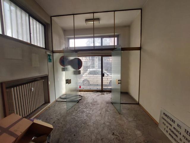#2638538 immobile su due livelli con ufficio e negozio in vendita - foto 19