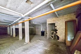 Garage in vendita