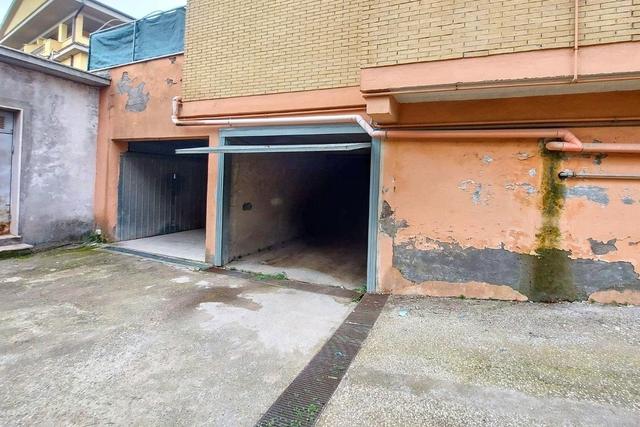 Garage in vendita