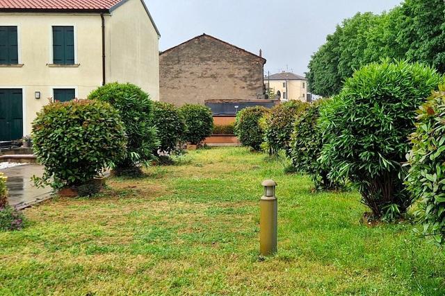 #23780 Area urbana adibita a giardino condominiale in vendita - foto 2