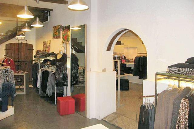 Negozi in vendita