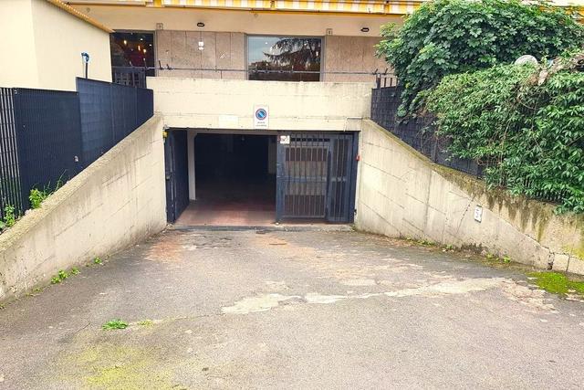 Garage in vendita
