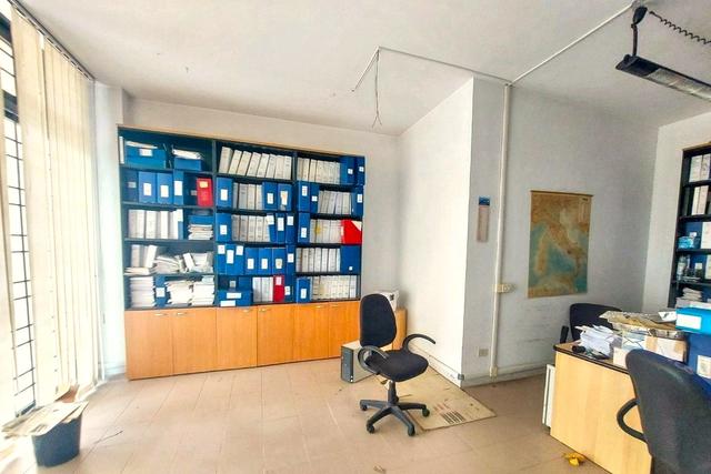 #25685 Negozio piano terra in zona residenziale in vendita - foto 8