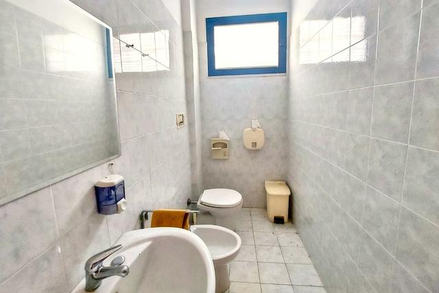 #25685 Negozio piano terra in zona residenziale in vendita - foto 13